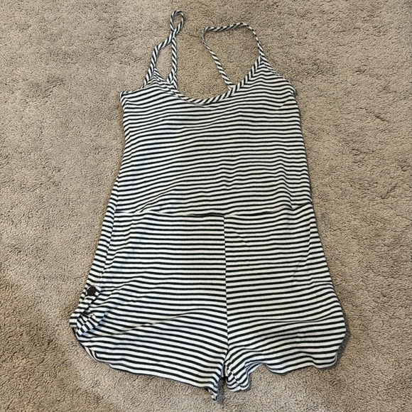 LA Hearts Striped spaghetti strap romper - Picture 2 of 4